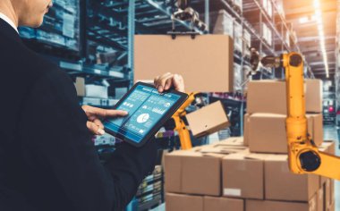 Yenilikçi depo ve fabrika dijital teknolojisi için akıllı robot kol sistemleri
