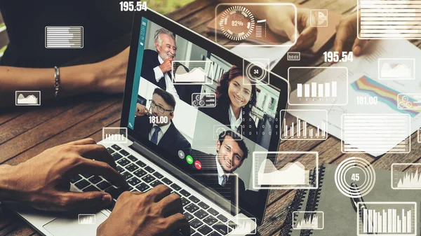 Visual creativa de la gente de negocios en una reunión de personal corporativo en videollamada —  Fotos de Stock