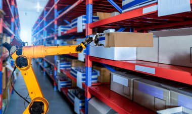 Yenilikçi depo ve fabrika dijital teknolojisi için akıllı robot kol sistemi