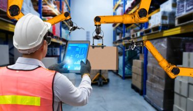 Yenilikçi depo ve fabrika dijital teknolojisi için akıllı robot kol sistemleri
