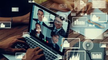 Şirket personeli toplantısındaki iş adamlarının yaratıcı görüntüsü