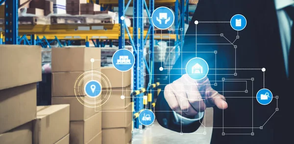 Smart warehouse management system with innovative internet of things technology — Stock Photo, Image