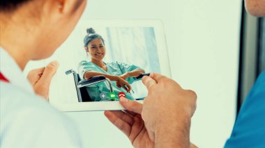 Sanal hasta sağlığı sohbetleri için doktor teletıp hizmeti çevrimiçi video