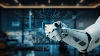 Bir robotik kol zarif bir şekilde mikroçipi zarif bir ofis ortamında yenilik ve teknolojiyi temsil eden gelişmiş dijital devre arkaplanına karşı tutar. Auvana