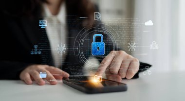 Siber güvenlik, güçlü altyapı ve proaktif dijital savunma stratejileri kullanarak güvenlik ihlalleri, hacklemeler ve ağ saldırılarına karşı korur. Latch