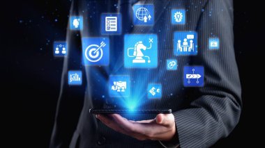 İş stratejisi hedefleri ve uzun vadeli istikameti belirler. Açık bir iş stratejisi, iş stratejisi büyümeyi ve iş stratejisi uygulamasını teşvik ederken, karar vermeyi destekler. Spire.