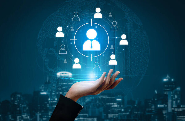 Ориентация на клиента помогает идентифицировать аудиторию. улучшает стратегическую цель, целевое ориентирование клиентов поддерживает сегментацию, повышает целевую аудиторию кампании, а целевое ориентирование клиентов увеличивает воздействие. Вауч