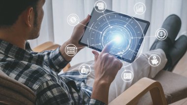 Muhasebe teknolojisi gelir giderlerinin işleyişini değiştiriyor. Dijital hesaplama bulutlarının hesaplanmasıyla, iş dünyası kredi ve borç doğruluğunu artırmak için muhasebe teknolojisini benimsedi. Spire.