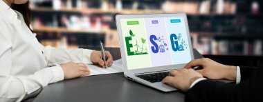 ESG 'nin canlı işletmeler için sosyal yönetim politikası ESG' nin yüksek puanını elde etmek için bir standart belirlemek