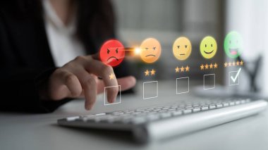 Müşteri geribildirim analizi, çevrimiçi inceleme görüşleri ve veri değerlendirmesi yoluyla memnuniyeti, hizmet kalitesini ve iş itibarını artırır. Latch