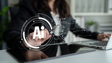 LLM 'de yapay zeka asistanı, büyük veriler, makine öğrenimi ve üretken yapay zeka gücü gelişmiş iş uygulamaları için ajanssal yapay zekayı destekliyor. Latch