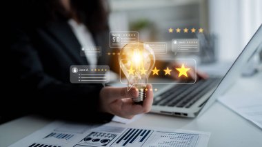 Müşteri merkezli inceleme ve derecelendirme sistemi ürün değerlendirmesini, dijital değerlendirme konseptini destekler ve müşteri insanların seçimini yıldızlar ve geri bildirim içeriği teknolojisi yoluyla görselleştirerek iyi bir güven verir Latch