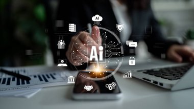 LLM 'de yapay zeka asistanı, büyük veriler, makine öğrenimi ve üretken yapay zeka gücü gelişmiş iş uygulamaları için ajanssal yapay zekayı destekliyor. Latch