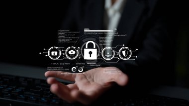 Siber güvenlik, güçlü altyapı ve proaktif dijital savunma stratejileri kullanarak güvenlik ihlalleri, hacklemeler ve ağ saldırılarına karşı korur. Latch