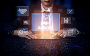 Verimli hizmet işlemleri ve kullanıcı memnuniyeti için işbirliği, iletişim, bakım ve kontrol listesi simgeleriyle müşteri hizmetleri ve iş akışını desteklemek