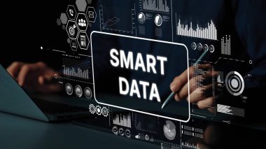 Modern Dijital Arayüz, Karanlık Çevredeki Grafikler ve Grafiklerle Akıllı Veri Analizlerine Odaklandı. Asemptotik akıllı veri analitiği.