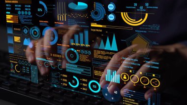 Modern dijital işletmelerde veri analizi ve gerçek zamanlı analitik, öngörü veri modellemesi, iş zekası analizleri ve veri odaklı karar verme stratejisi. Thunk