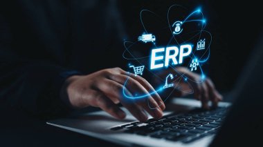 Bağlantı ölçüleriyle sosyal medya pazarlama stratejisi. Sosyal pazarlama medya görüşünü artırıyor. Sosyal medya pazarlaması trafiği yönlendirir. Sosyal medya pazarlaması bağlılığı artırır. Elide