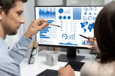 İş veri paneli pazarlama stratejisi planlaması için canlı iş zekası analizi sağlar