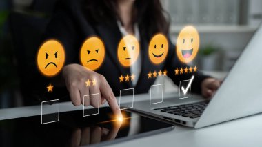 Müşteri geribildirim analizi, çevrimiçi inceleme görüşleri ve veri değerlendirmesi yoluyla memnuniyeti, hizmet kalitesini ve iş itibarını artırır. Latch