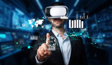 Bir iş adamı, büyük veri analizlerini keşfetmek, finansal planlama ve pazarlama stratejisini dijital bir gelecekte geliştirmek için sanal gerçeklikle ilgilenir. XDMCP