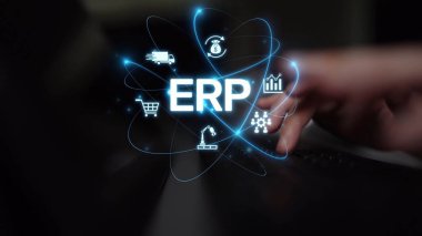 ERP platformu, kurumsal kaynak planlaması, entegrasyon, veri akışı, iş verimliliği, finans, envanter ve insan kaynaklarının iyileştirilmesi için merkezi sistemi göstermektedir. Muxer