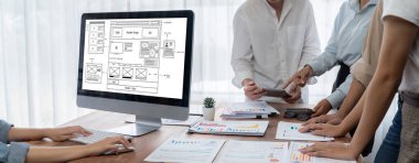 Web sitesi tasarım yazılımı çevrimiçi perakende ticaret ve e-ticaret için canlı şablon sağlıyor