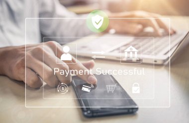 Güvenli ödeme gösteren başarılı bir aktarım mesajı. Ödeme onaylandı, güvence altına alındı, ödeme işlendi ve ödeme güven ve işlem bütünlüğüyle tamamlandı. Kefil