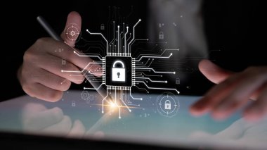 Siber güvenlik sistemi dijital altyapıyı koruyor. Siber güvenlik veri güvenliğini sağlar, sızıntıları önler, siber güvenlik savunmayı güçlendirir ve güvenli operasyonları destekler. Latch