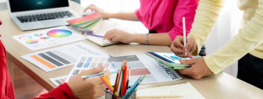 veri yedekleme kurtarması bulut deposundan verileri geri yükle ve planlanan ağ rezervi iş verilerini sağla