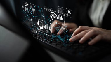 Büyük veriler ve analitikler, iş zekası ve büyümesi için gerçek zamanlı içgörüler, öngörü modellemesi ve veriye dayalı kararları destekler. Latch