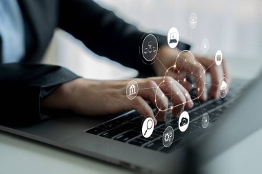 Bulut hesaplama, dijital dönüşüm, veri erişimi ve ölçeklenebilir platform bağlantısı için bulut, servis ve ağ entegrasyonunu sağlar