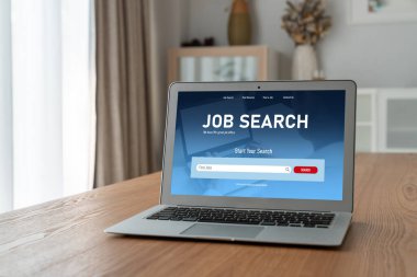 Çalışanların işe alım İnternet ağındaki iş fırsatlarını araması için mod web sitesinde online iş araması
