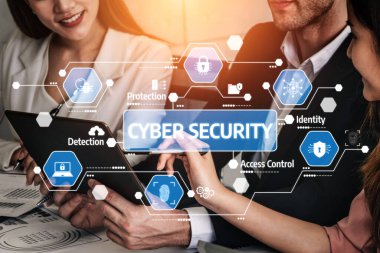 Profesyoneller, kimlik doğrulama, erişim kontrolü ve güvenlik tespiti gibi veri koruma özelliklerine odaklanarak siber güvenlik konulu bir tartışmaya giriyorlar. Tessel