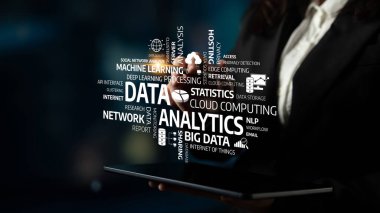 İş dünyasından bir profesyonel veri analiziyle ilgili teknoloji unsurlarını sergiliyor, iş sezgileri ve yenilikleri geliştirmek için makine öğrenimi ve bulut hesaplamasına odaklanıyor. Tessel