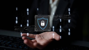 Siber güvenlik, güçlü altyapı ve proaktif dijital savunma stratejileri kullanarak güvenlik ihlalleri, hacklemeler ve ağ saldırılarına karşı korur. Latch