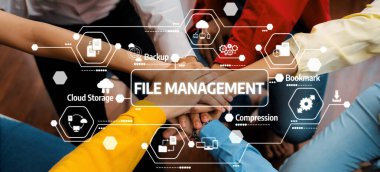 Ellerin bir araya gelmesi, dosya yönetiminde işbirliğini, etkin dijital organizasyon tekniklerini göstermeyi ve takım çalışması yoluyla iş akışı verimliliğini artırmayı sembolize eder. Dostluk