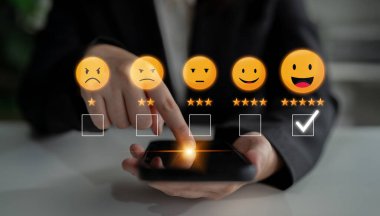 Müşteri geribildirim analizi, çevrimiçi inceleme görüşleri ve veri değerlendirmesi yoluyla memnuniyeti, hizmet kalitesini ve iş itibarını artırır. Latch