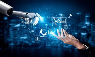 Yapay zeka, veri analizlerini öngörü modelleri, akıllı gösterge panelleri ve veri odaklı iş kararları için sanal asistan görüşleriyle yürütüyor. Kefil