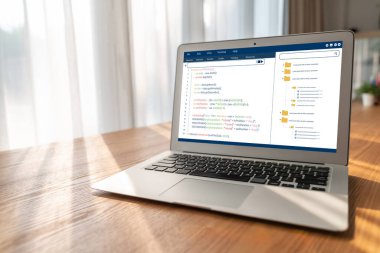 Okul eğitimi için geliştirilen kodlama ve programlama yazılımı. Basitleştirilmiş program, öğrenci çocuklar için okul sınıfında temel kodlama ve programlama eğitimi için kolay yazılım.