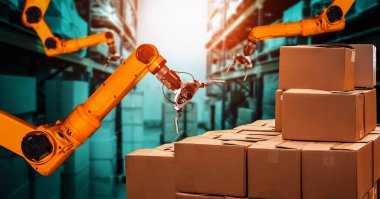 Yenilikçi depo ve fabrika dijital teknolojisi için akıllı robot kol sistemi. İnternet ağına bağlı IOT yazılımı kullanarak endüstri mühendisliği tarafından kontrol edilen otomasyon üretim robotu .