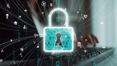 Çevrimiçi gizlilik ve güvenliği sembolize eden bir kilitle dijital güvenliği tasvir eden kavramsal görüntü. Bağlı dünyada bilginin korunmasının önemini vurguluyor. Xenic