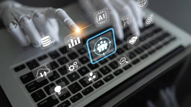 Yapay zeka müşteri hedeflemesini ve performans ve katılım ayrıştırması için iş stratejisi planlamasını geliştirir