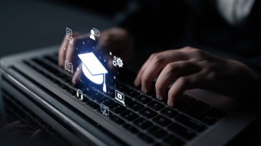 Bulut hesaplama, bulut stratejisi ve dijital altyapıyı ölçeklenebilir hizmetler, güvenli veri depolama ve bulut tabanlı dijital iş çözümleri ile dönüştüren bulut teknolojisi. Eğri