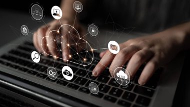 Bulut hesaplama, dijital dönüşüm, veri erişimi ve ölçeklenebilir platform bağlantısı için bulut, servis ve ağ entegrasyonunu sağlar