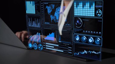 Modern dijital işletmelerde veri analizi ve gerçek zamanlı analitik, öngörü veri modellemesi, iş zekası analizleri ve veri odaklı karar verme stratejisi. Thunk