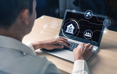 Adalet ölçeğini gösteren fütürist dijital hukuk arayüzü, dijital hukukun altını çizen, AI uyumu, dijital hukuk sistemleri ve güvenli yönetim için dijital hukuk düzenlemeleri. Eğri