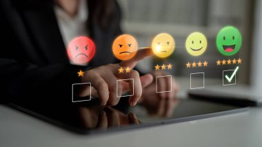 Müşteri geribildirim analizi, çevrimiçi inceleme görüşleri ve veri değerlendirmesi yoluyla memnuniyeti, hizmet kalitesini ve iş itibarını artırır. Latch
