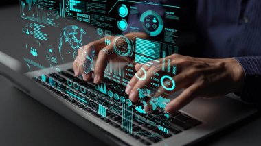 Veri merkezi izleme paneli ağ performansını, bağlantı durumunu, kullanım oranını ve telekomünikasyon içgörüsünü görselleştirir. Veri merkezi verimlilik iyileştirme ağı şeffaflığını izliyor. Thunk