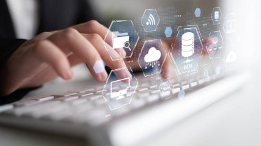 Bulut hesaplama, bulut stratejisi ve dijital altyapıyı ölçeklenebilir hizmetler, güvenli veri depolama ve bulut tabanlı dijital iş çözümleri ile dönüştüren bulut teknolojisi. Eğri